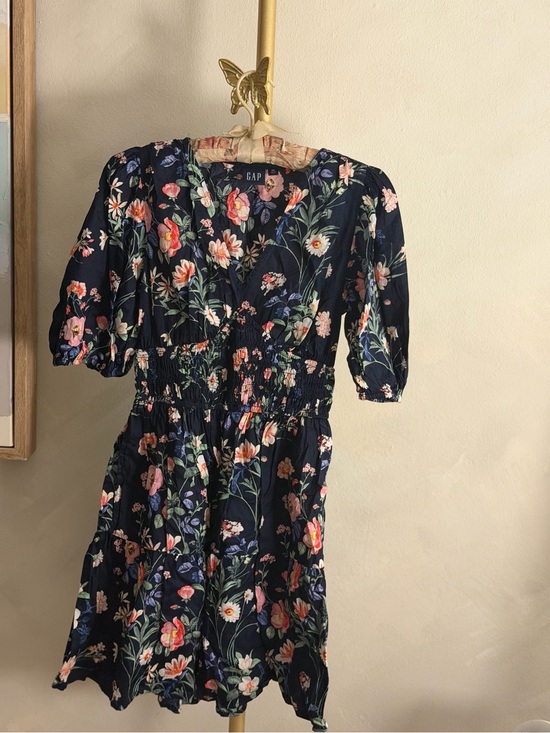 GAP Dresses & Skirts - GAP Navy Floral V‑Neck Smocked Waist Mini Dress